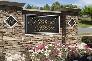 Riverside Station Apartments