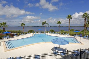 Carlton Arms Of Bradenton Apartments