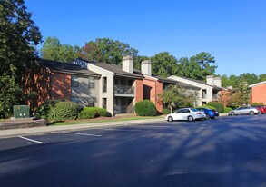 Royal Oaks of Riverchase Apartments