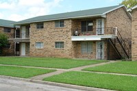 2070-2080 Hazel Ave Apartments