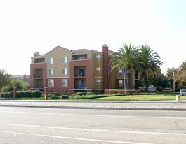Centre Club Apartments
