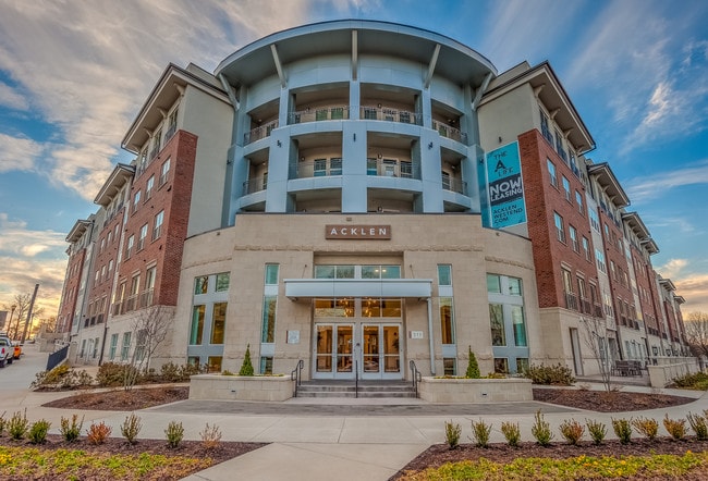 Acklen Apartments