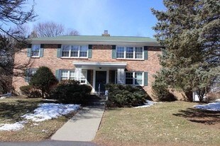 11 Regina Ct Delmar NY Apartments