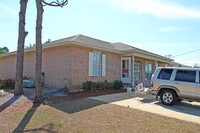 3359 Green Briar Cir Apartments