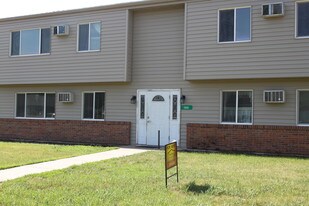1309 Sylvan Cir Brandon SD Apartments