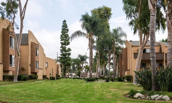Villas at Tustin Apartamentos