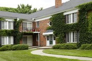 Huntley Square Apartments