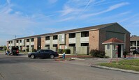 Oak Leaf Village Apartments