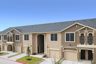 Sixteen50 @ Lake Ray Hubbard Apartments