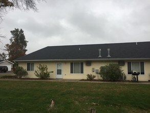 Singles in altoona wisconsin Living In Altoona, WI - HomeSnacks