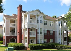 Estates at Vinings Station Apartments