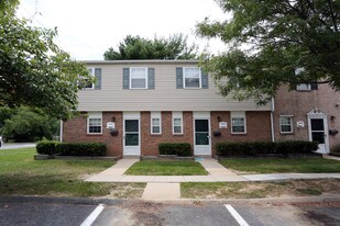 Seven Oaks Townhomes Apartments