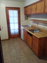 2905 N 76th St Milwaukee WI Apartments