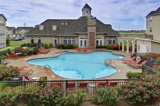 The Colonies at Hillside Apartments