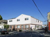 557-563 Avalani Ave Apartments