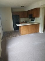 6 Crown St Plainville CT Apartments