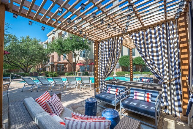 The Henderson Fort Worth Apartments