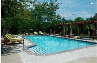 The Creeks on Lansdowne Apartments
