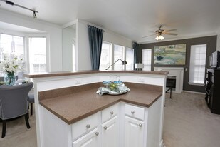 The Retreat at Fox Hollow Apartments