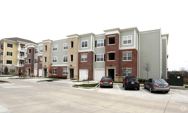 Solana Apartments at the Crossing
