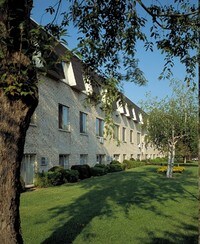 Lakecrest Shoreline Apartments