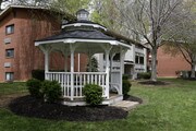Cardinal Court Apartments