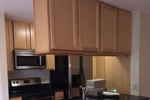 709 Strom Dr West Dundee IL Apartments