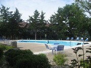 Chateau Knoll Apartments