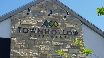Townhollow Apartments