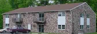 615 Debra Pl Cortland OH Apartments