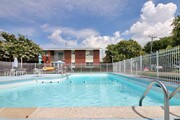 East Bay Apartments