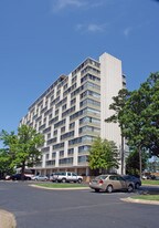 Summit House Apartments