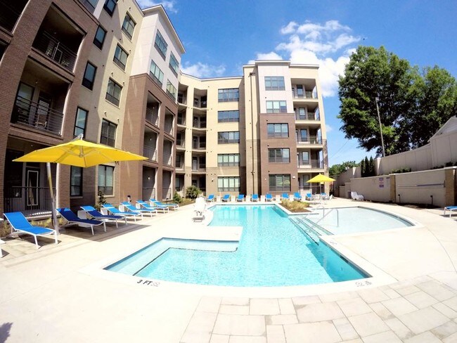 Solis Ninth Street Apartments
