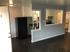 1018 N 2nd St Renton WA Apartments