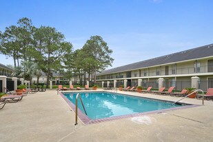 Ole London Towne Apartments