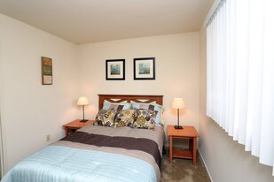 Goodnow Hill Apartments