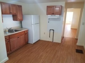 7 Gibbs Ct Waltham MA Apartments
