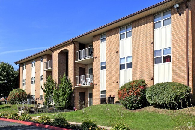 Woodsdale Apartments