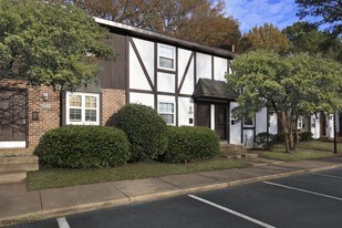 Chelsea At Lee Hall Apartments