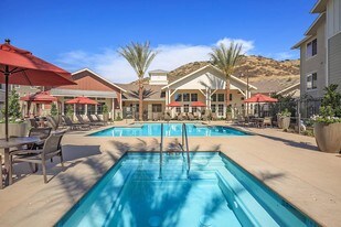 Sendero Gateway Apartment Homes