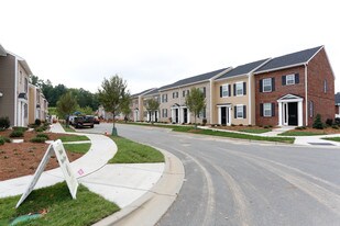 Charleston Row At Parkway Crossing Apartments