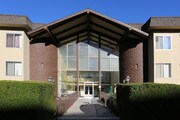 Ivanhoe Village Apartments