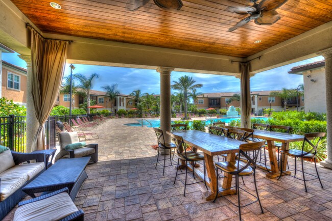 Hacienda Club Apartments