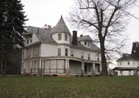 12 Landmark Ln Apartments