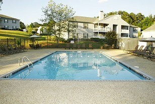 Laurelwood Apartments