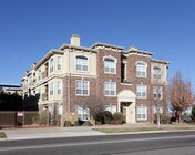 Retreat at City Center Apartments