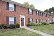 Colonial Pines Apartments
