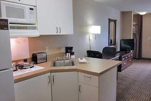 Furnished Studio – Austin - Northwest - La... Apartments