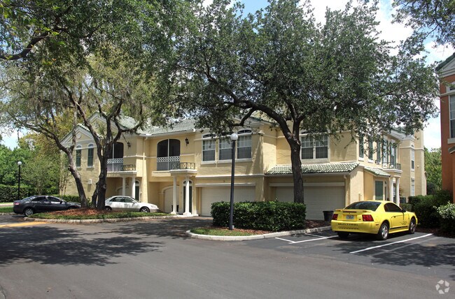 The Hamptons Apartments