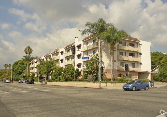 Villa Elizabeth Apartments